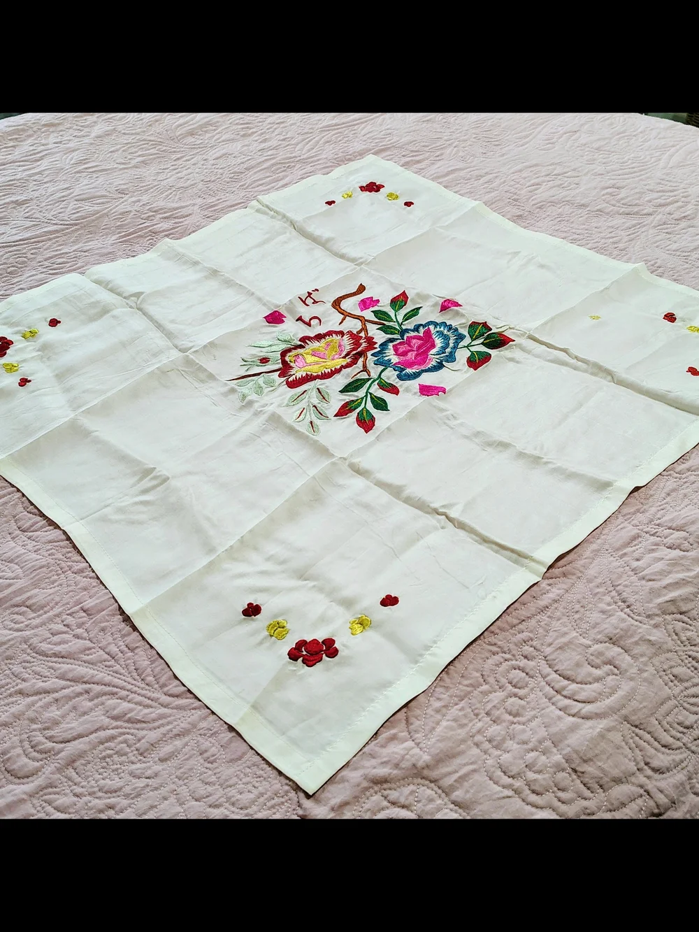 Vintage Hand Made Embroidered Tablecloth Vibrant Flowers On Ivory 26